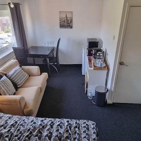 Spacious Room With Kichenet 罗瑟勒姆 外观 照片